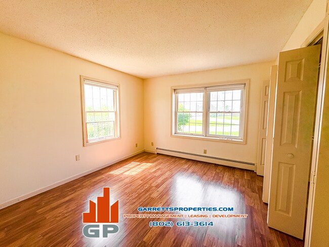 Foto del edificio - 243 Eastview Cir