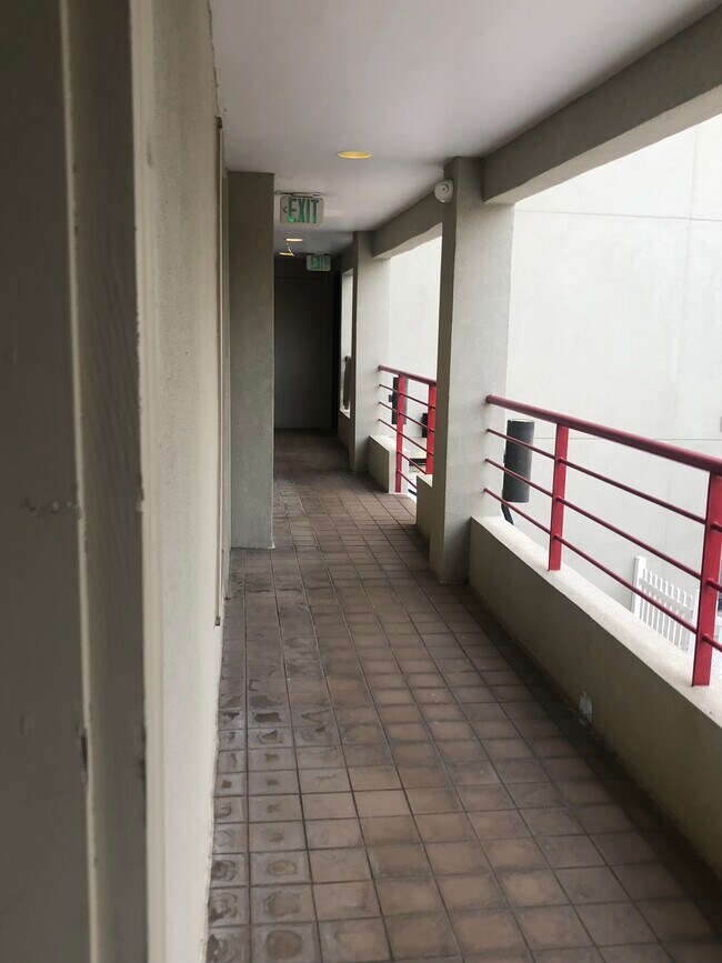 Foto del edificio - 911 S Charles St