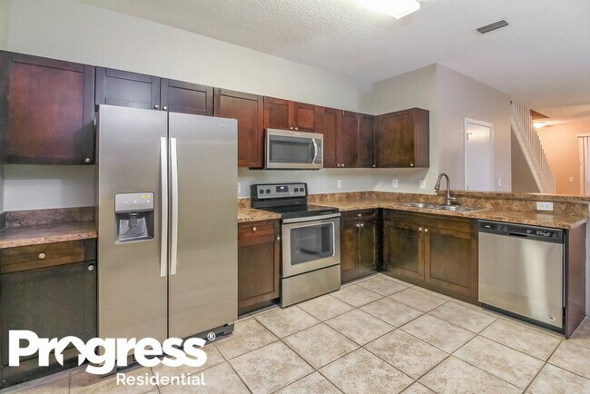 Building Photo - 2102 Madeira Dr