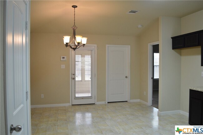 Foto del edificio - 1052 Lilac Wind