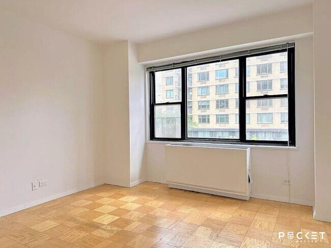 Foto del edificio - 345 E 80th Street Unit 3D