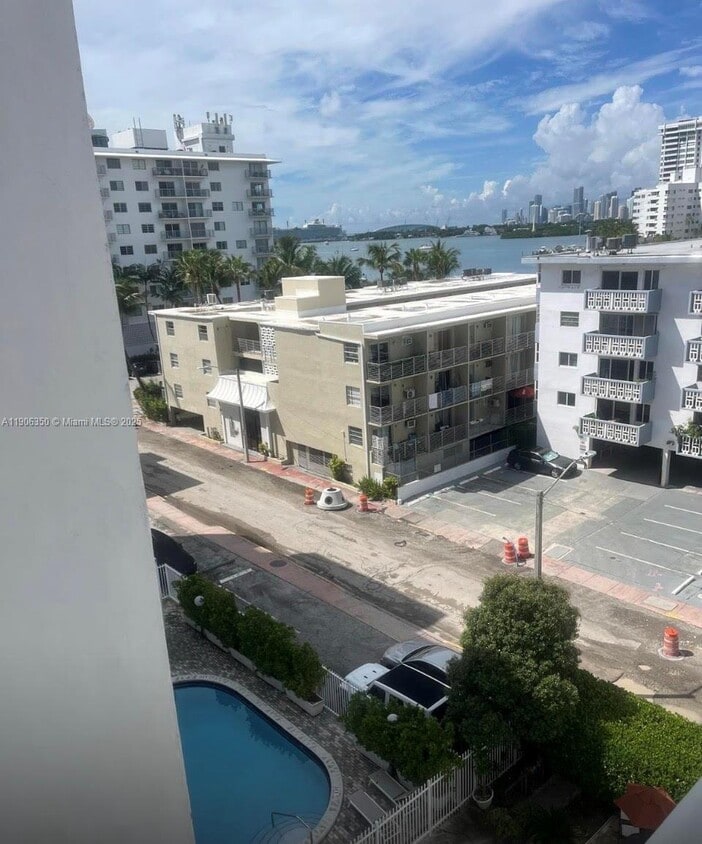 Foto principal - 1670 Bay Rd