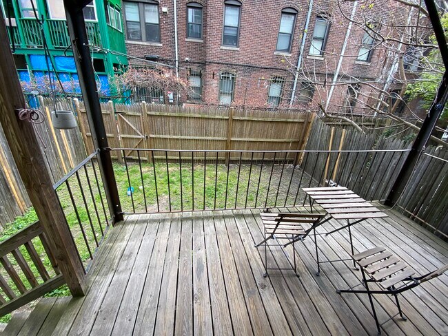 Building Photo - 47 Hooker St