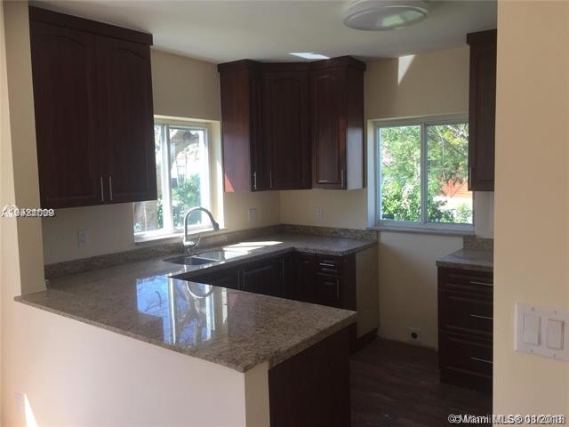 Foto del edificio - 2391 SW 24th St