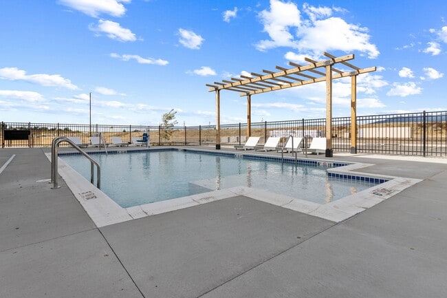 Building Photo - Yellowstone Landing