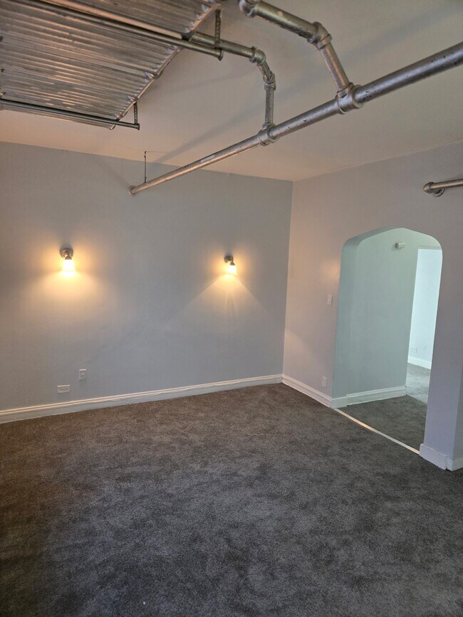 Foto del edificio - 8054 s Hermitage