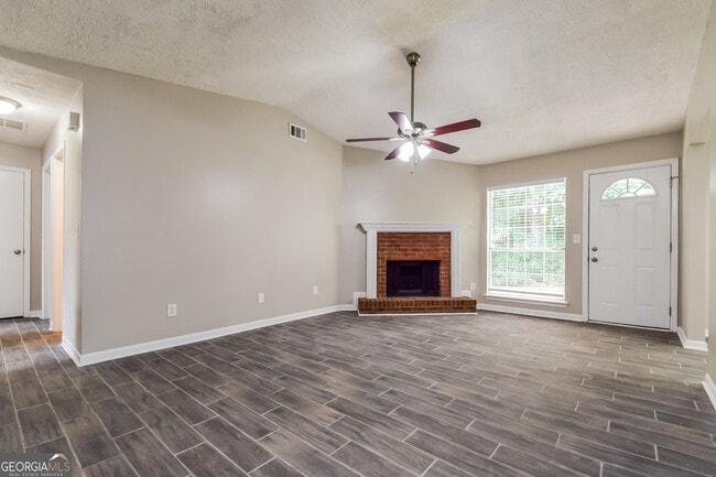 Building Photo - 5250 Kirk Dr