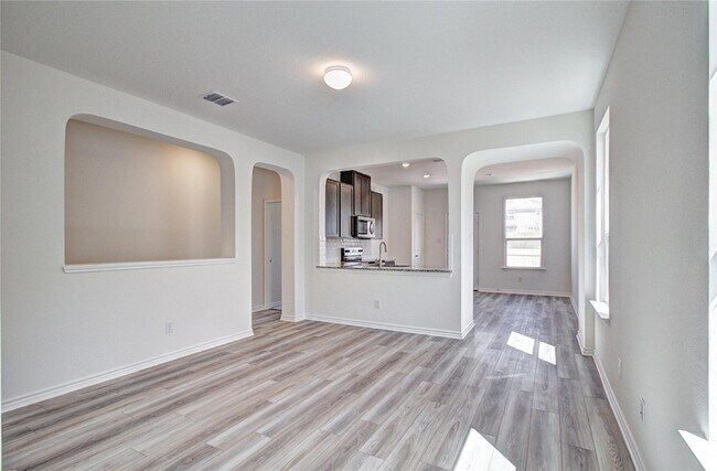 Building Photo - 3423 Old Almonte Dr