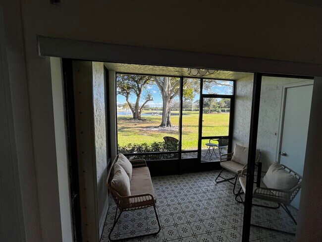 Building Photo - 12830 Briarlake Dr