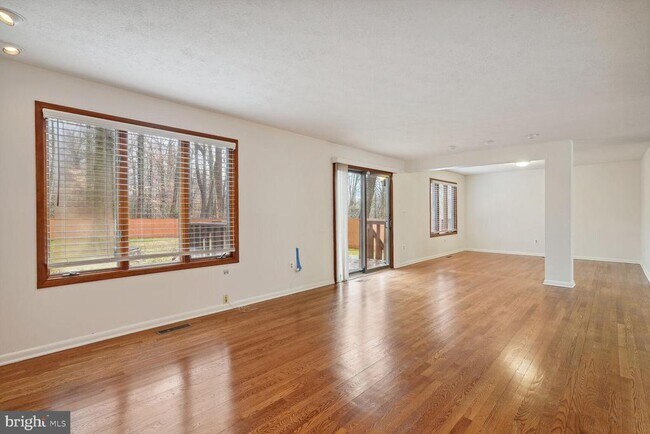 Foto del edificio - 7308 Braddock Rd