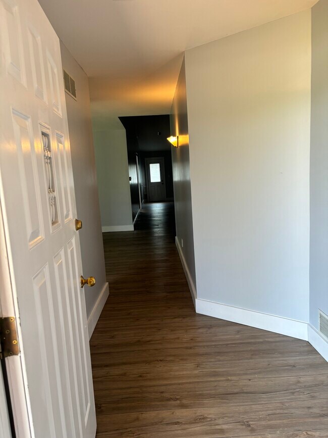 Building Photo - 1804 Cinnamon Dr