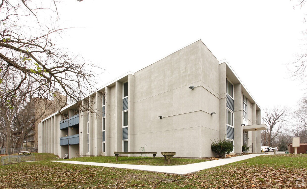 Foto principal - 701 Miller Ave