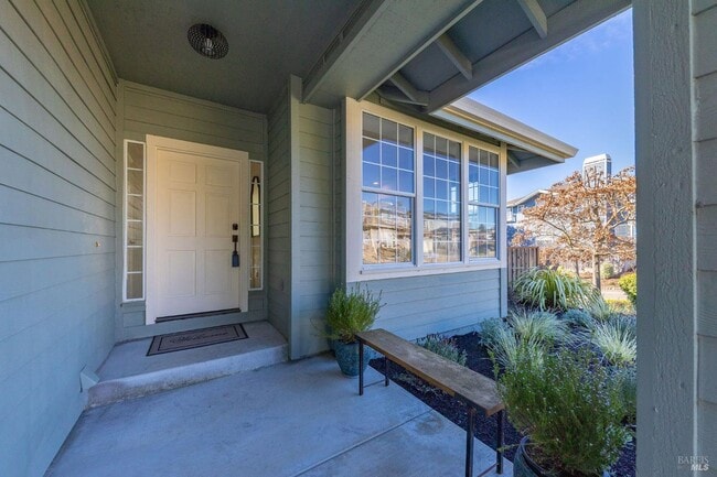 Building Photo - 15 Aaron Dr