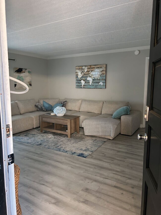 Foto del edificio - 5304 W Kennedy Blvd