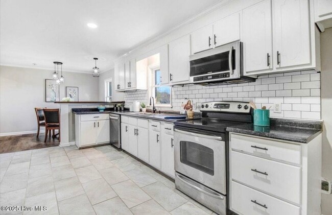 Building Photo - 1676 Tommys Rd