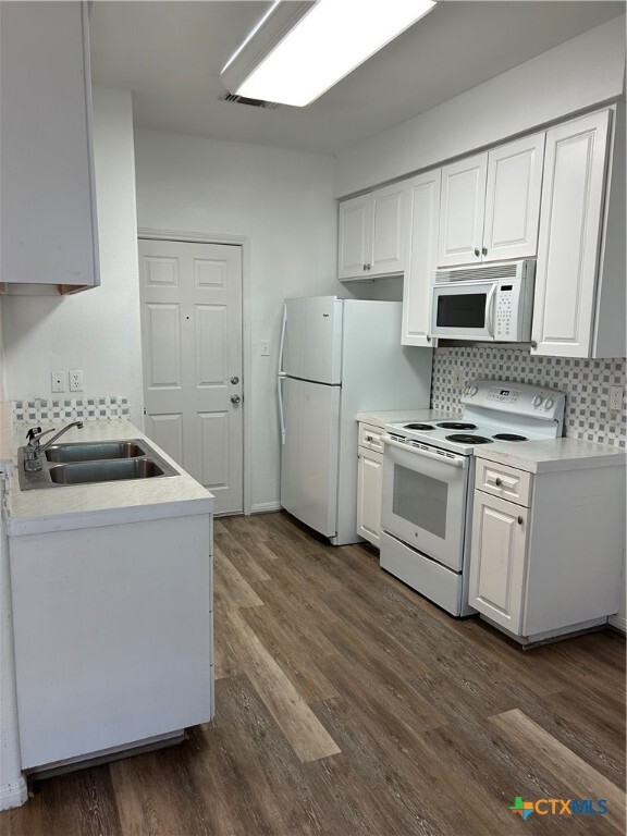 Foto del edificio - 1500 N Claremont Cir