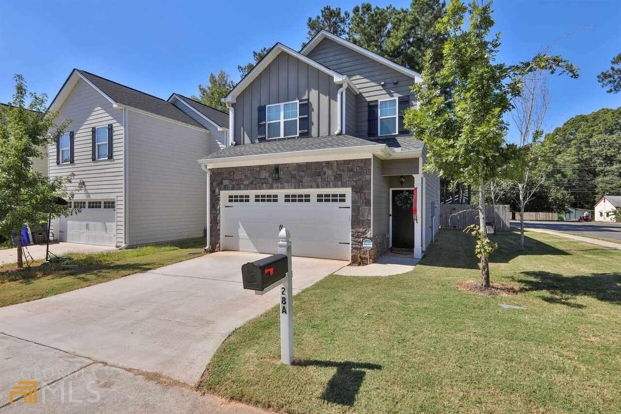 Primary Photo - 28A E Newnan Rd