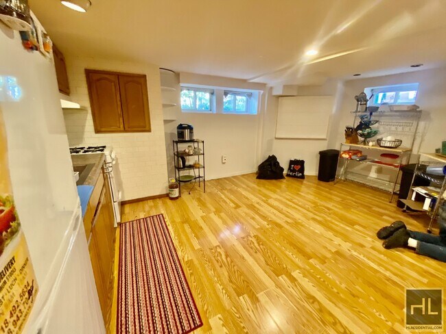 Building Photo - 90 70 STREET 1