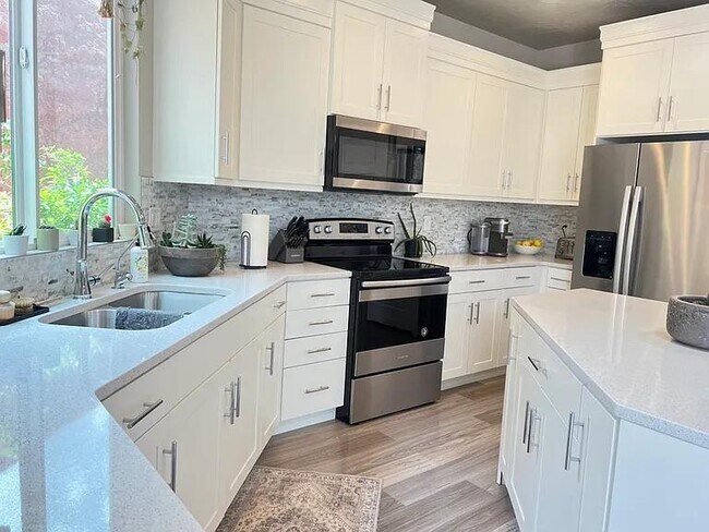 Foto del edificio - 438 N Stone Mountain Dr