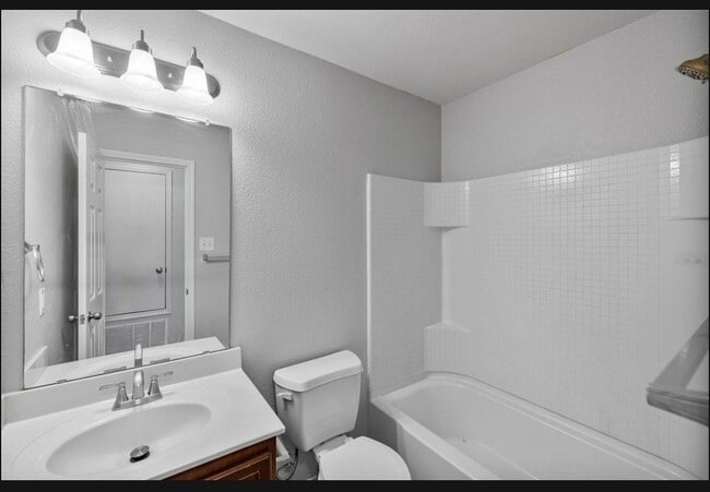 Building Photo - 2048 Stagecoach Trail