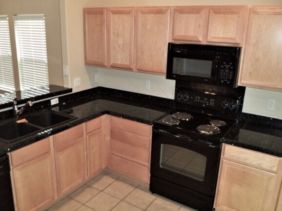 Building Photo - 9683 W Rustica Dr