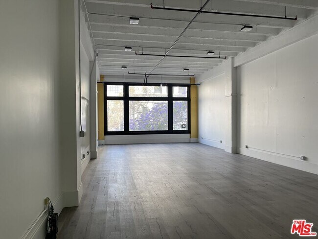 Foto del edificio - 714 S Hill St