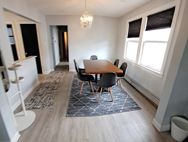 Foto del edificio - 8700 Trumbull Ave
