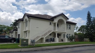 Building Photo - 8804 NW 109th Pl