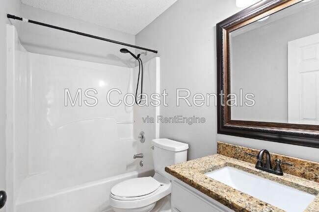 Building Photo - 12206 Breezeway Cir