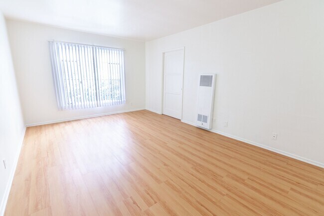 Building Photo - 729 Gayley Ave