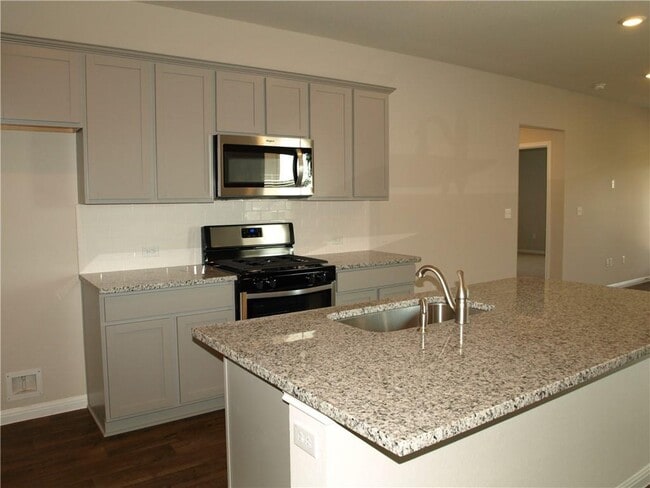 Foto del edificio - 301 Hamilton Pool Ln