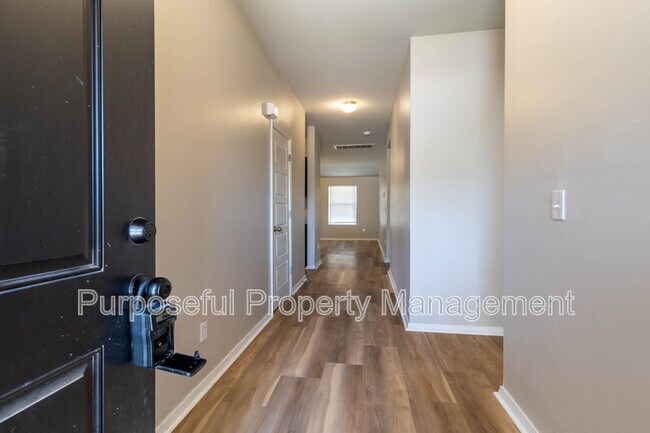 Foto del edificio - 1301 Travertine Pl