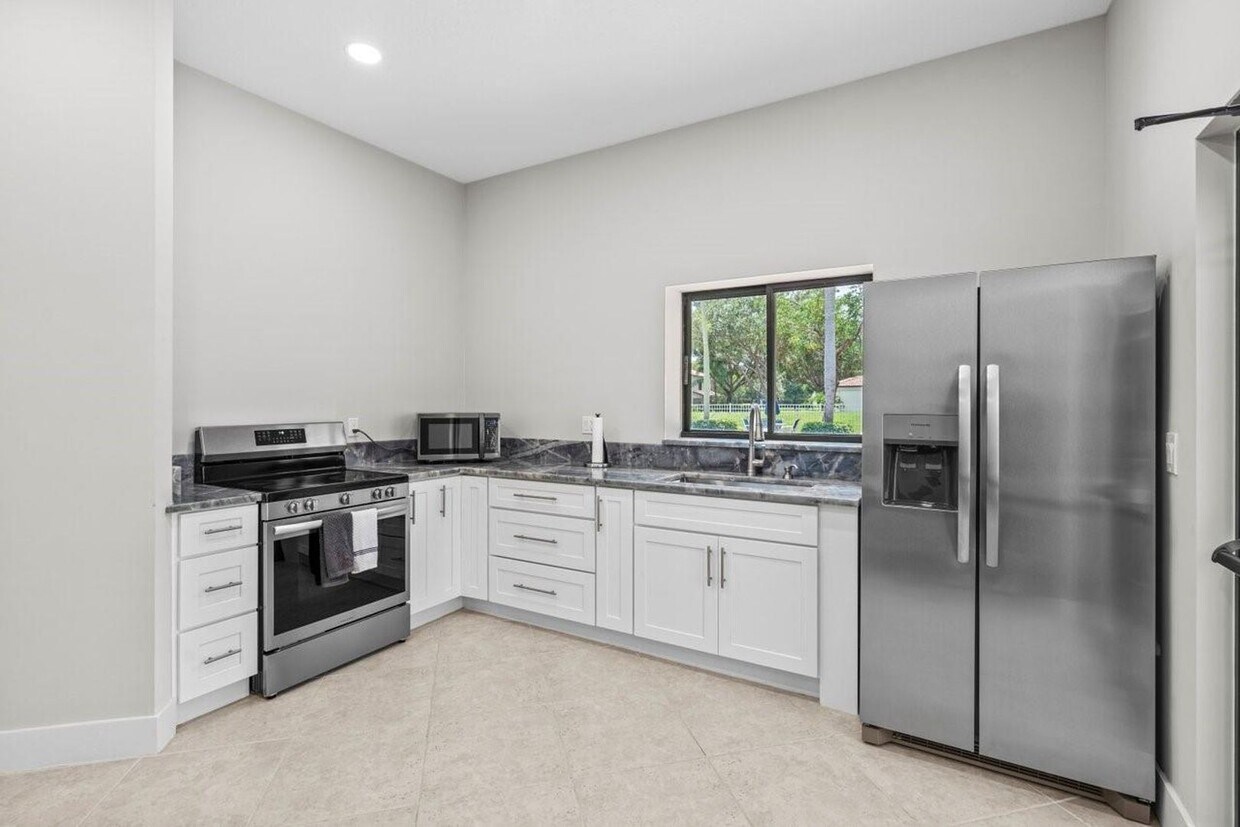 Foto principal - 2715 Quaking Leaf Ln
