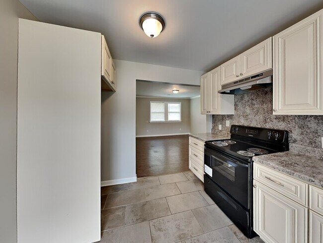 Foto del edificio - 7745 Madrid Ave