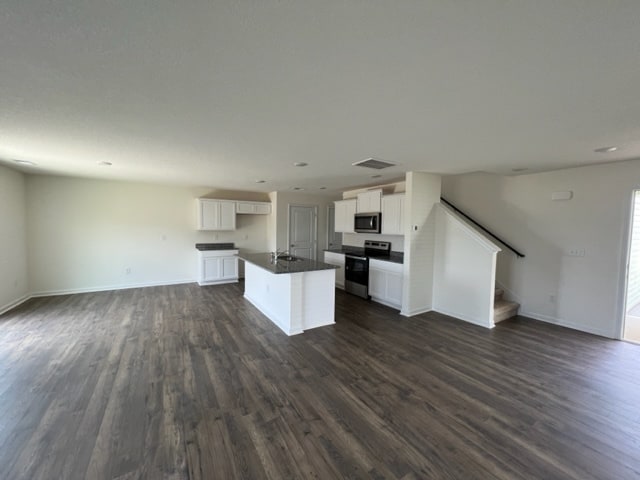 Building Photo - 228 Belle Ct