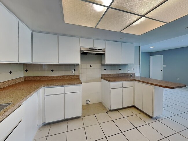 Foto del edificio - 6410 Gamble Dr