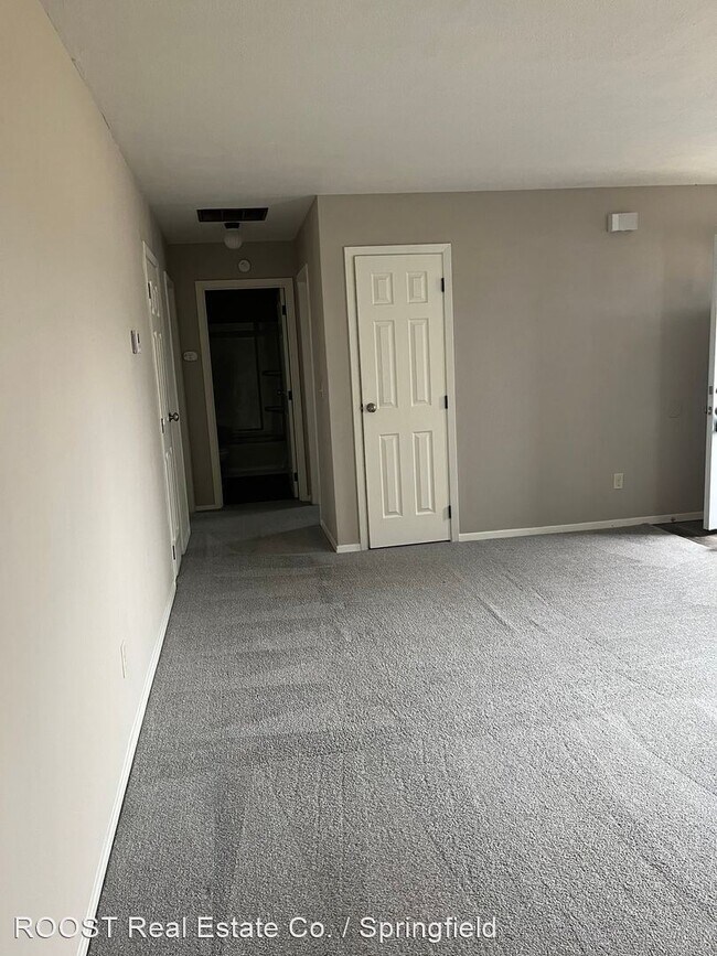Building Photo - 2 br, 1 bath House - 3333 Upper Valley Pike
