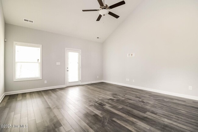 Building Photo - 308 McKenzie Pl