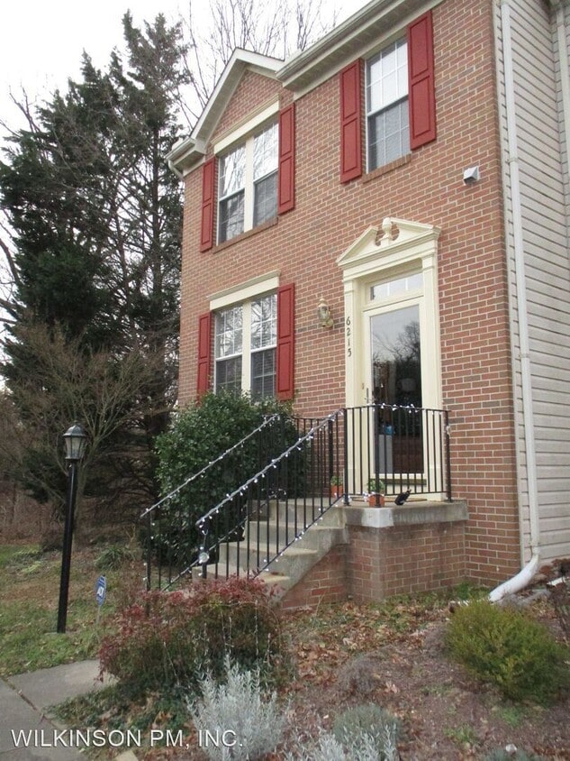 3 br, 3.5 bath House 6215 Abbottsbury Row House Rental in