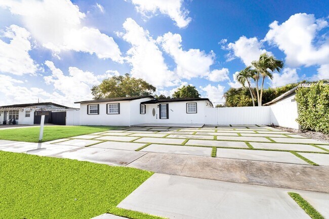 Building Photo - 7884 NW 175th St