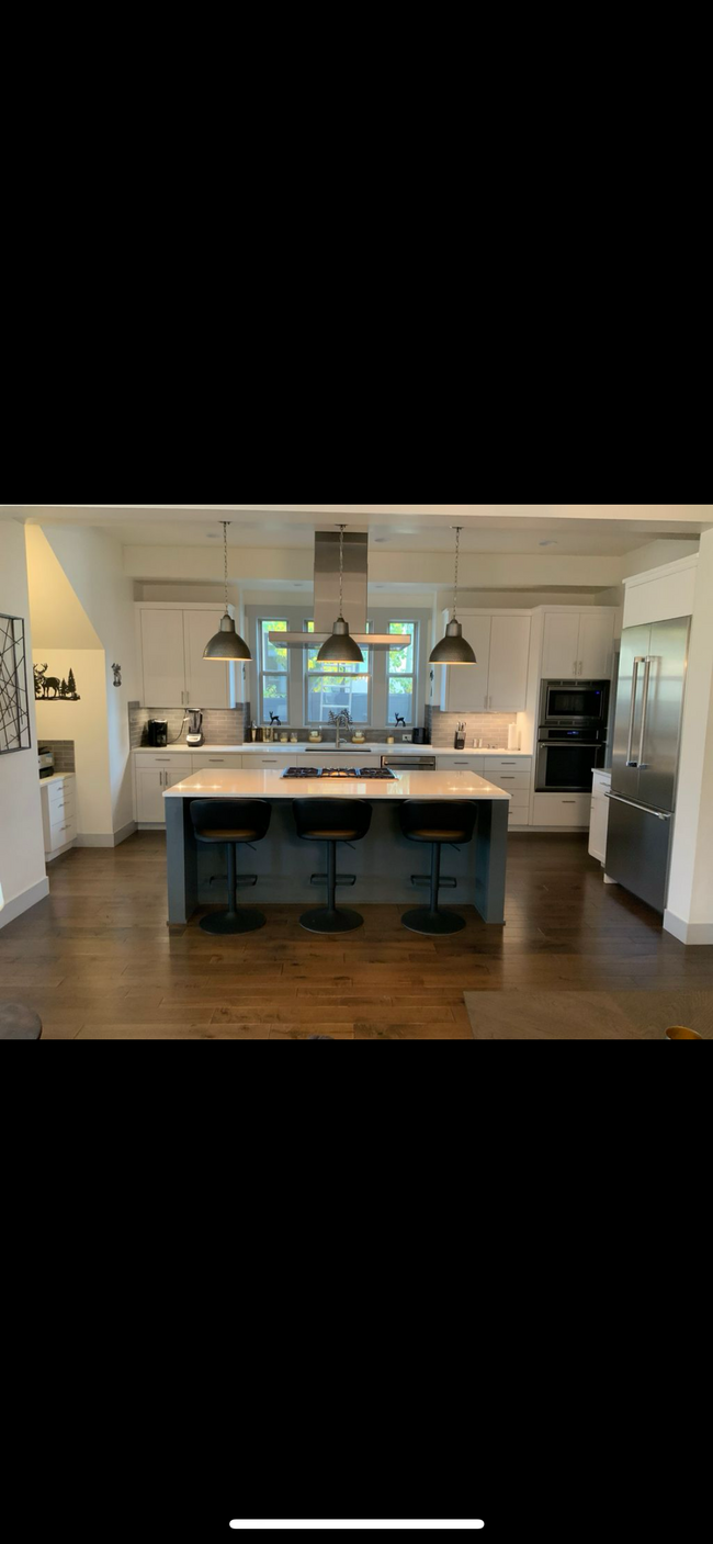 Foto del edificio - 1496 NW Discovery Park Dr