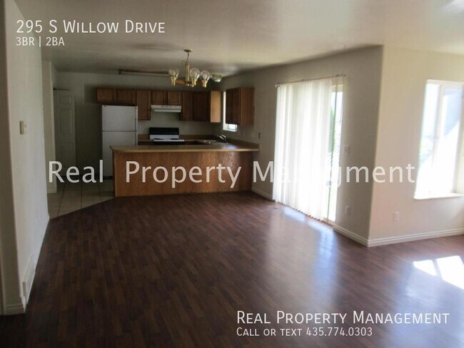 Foto del edificio - 295 Willow Dr