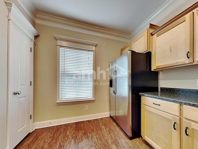 Foto del edificio - 306 Crabapple Cir