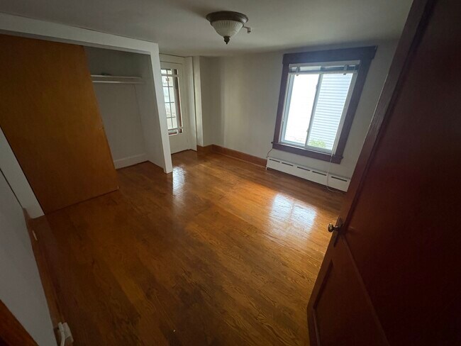 Foto del edificio - 107 W Chestnut St
