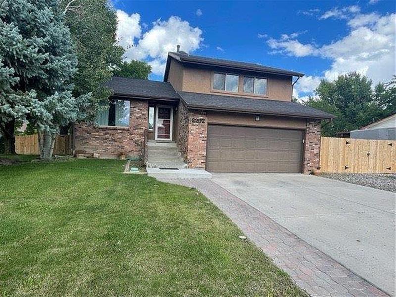 Spacious trilevel home in the Redlands. L... House Rental in Grand