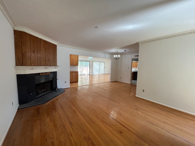 Building Photo - 3305 Jurich Pl