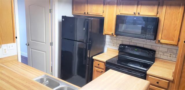 Building Photo - 2304 Balsam Dr