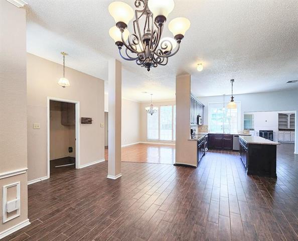 Foto del edificio - 3708 Racquet Ct