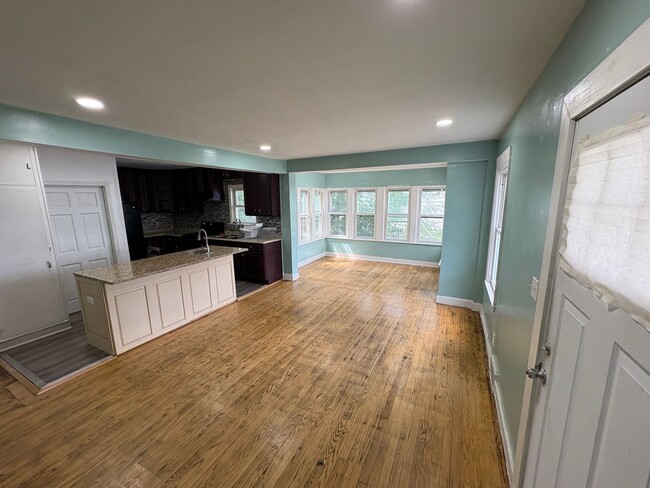 Building Photo - 37-39 Swan St - Schenectady