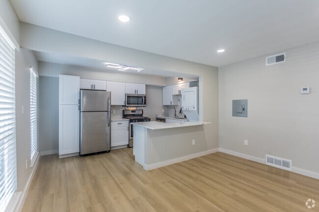 1 BR, 1 BA - 575SF - Studio Rasa - Bldg 1030